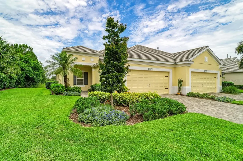 1936 Orange Lake Cove Bradenton FL 34211