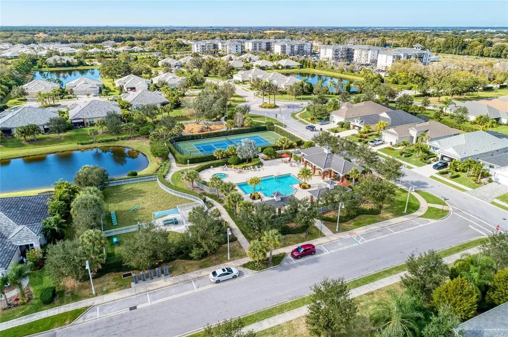 1936 Orange Lake Cove Bradenton FL 34211