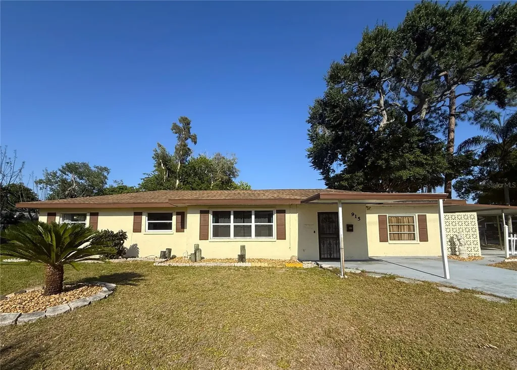 915 14th Street E Bradenton FL 34208