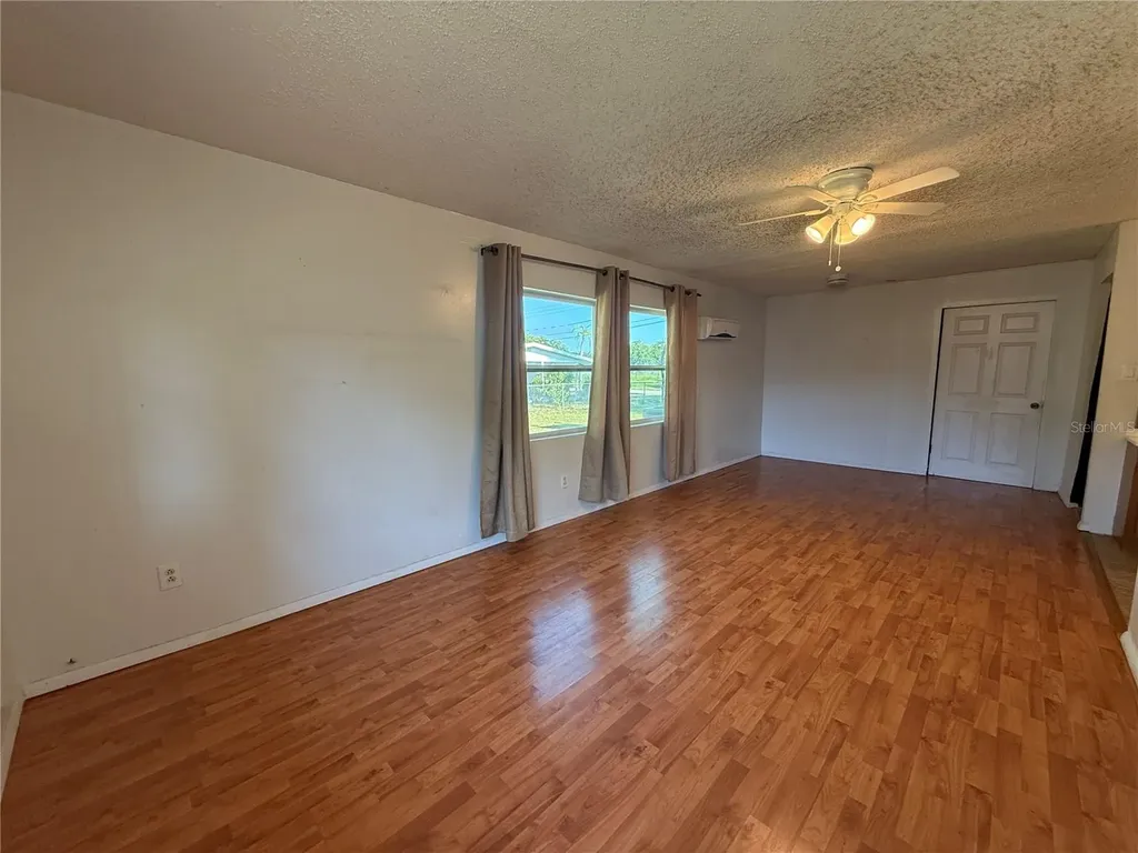 915 14th Street E Bradenton FL 34208