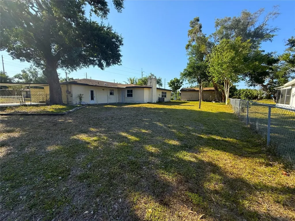 915 14th Street E Bradenton FL 34208
