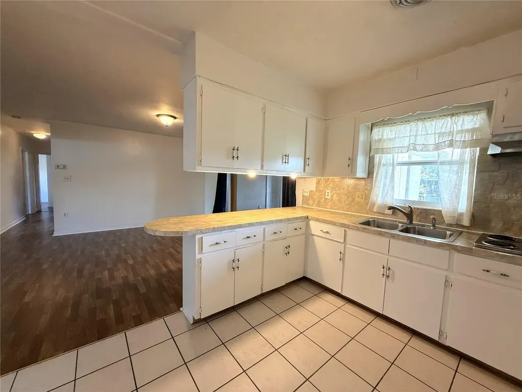 915 14th Street E Bradenton FL 34208
