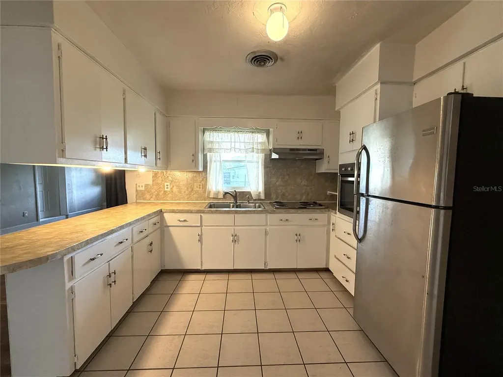 915 14th Street E Bradenton FL 34208