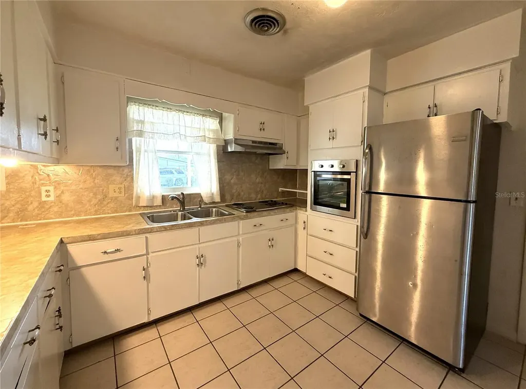 915 14th Street E Bradenton FL 34208