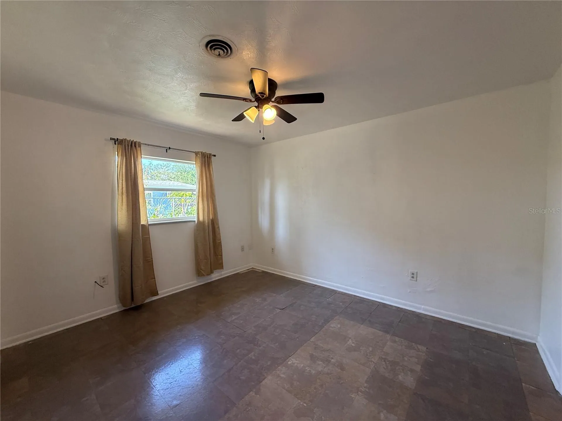 915 14th Street E Bradenton FL 34208