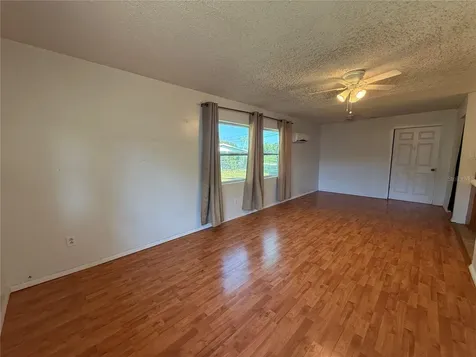 915 14th Street E Bradenton FL 34208