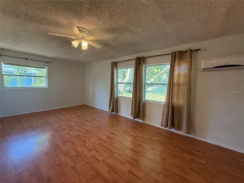 915 14th Street E Bradenton FL 34208