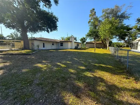 915 14th Street E Bradenton FL 34208