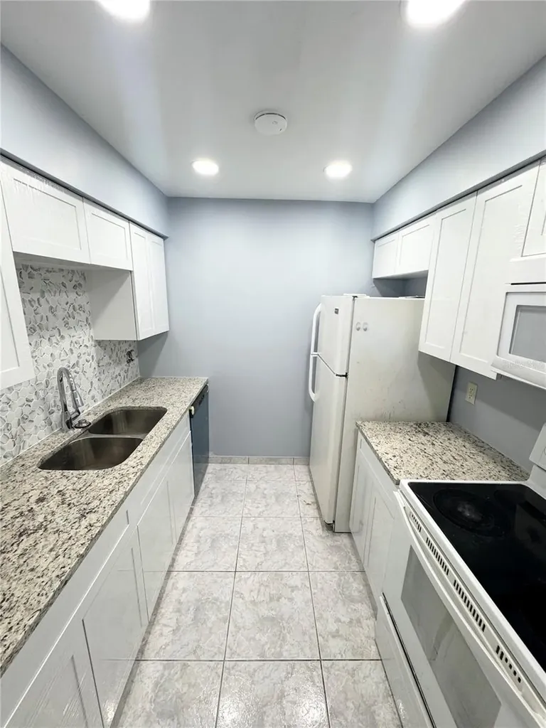 4882 S Semoran Boulevard Orlando FL 32822