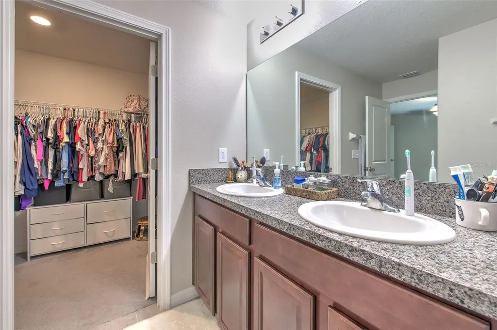 17334 White Mangrove Drive Wimauma FL 33598