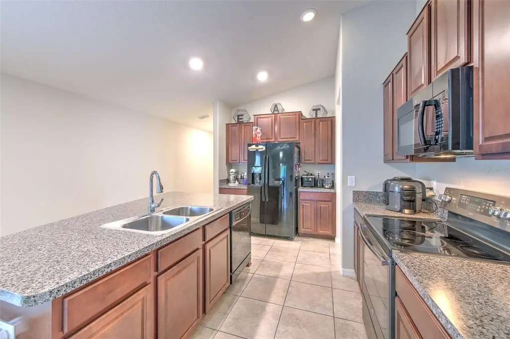 17334 White Mangrove Drive Wimauma FL 33598