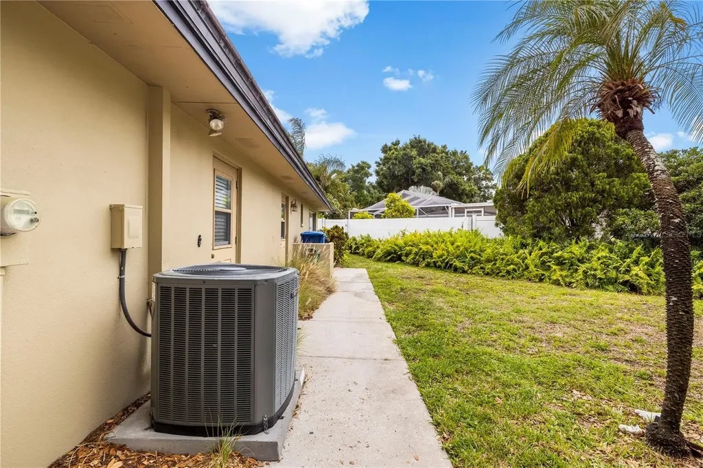 2215 Buena Vista Drive Clearwater FL 33764