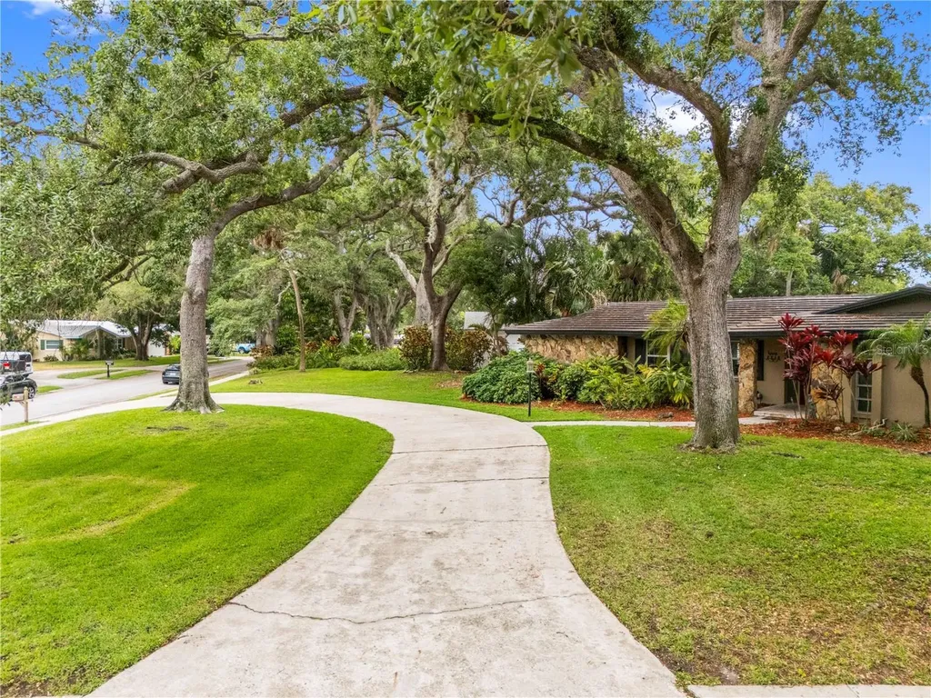 2215 Buena Vista Drive Clearwater FL 33764