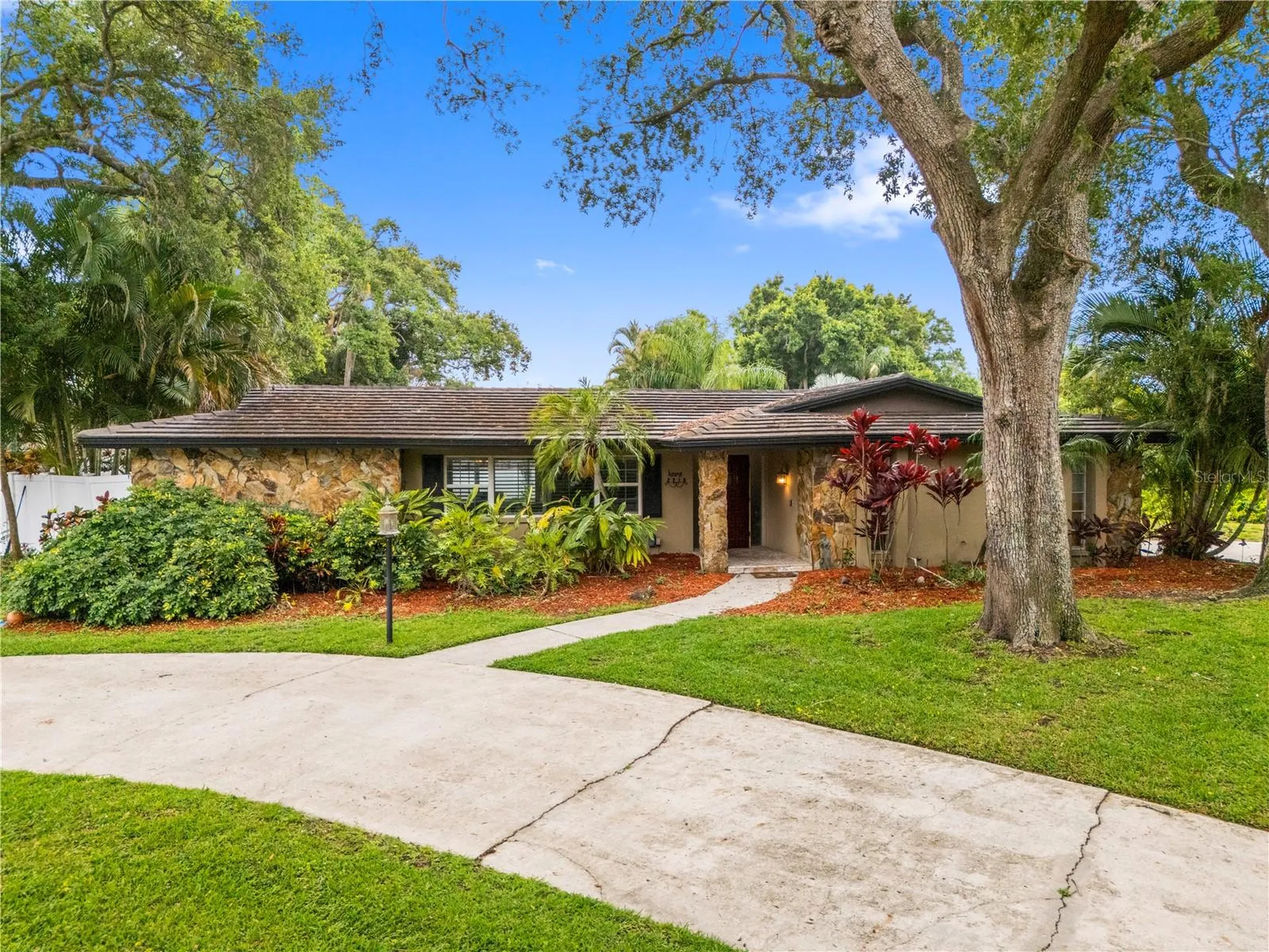 2215 Buena Vista Drive Clearwater FL 33764
