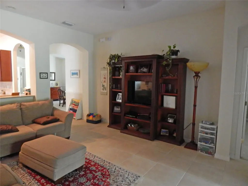 6433 Bridgecrest Drive Lithia FL 33547