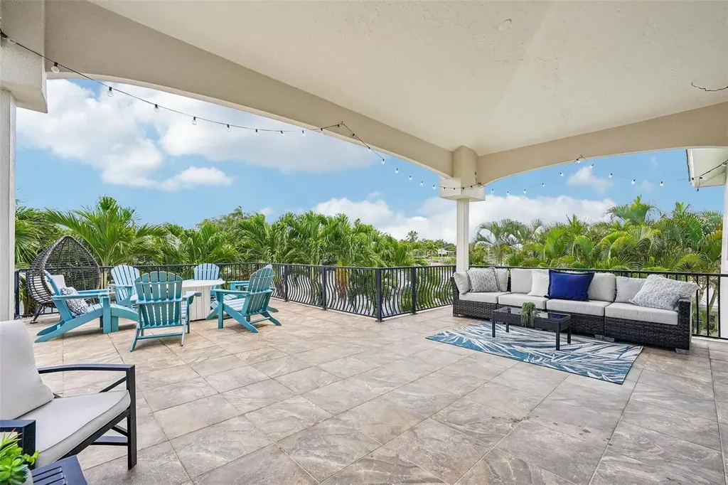 2032 Massachusetts Avenue NE St Petersburg FL 33703