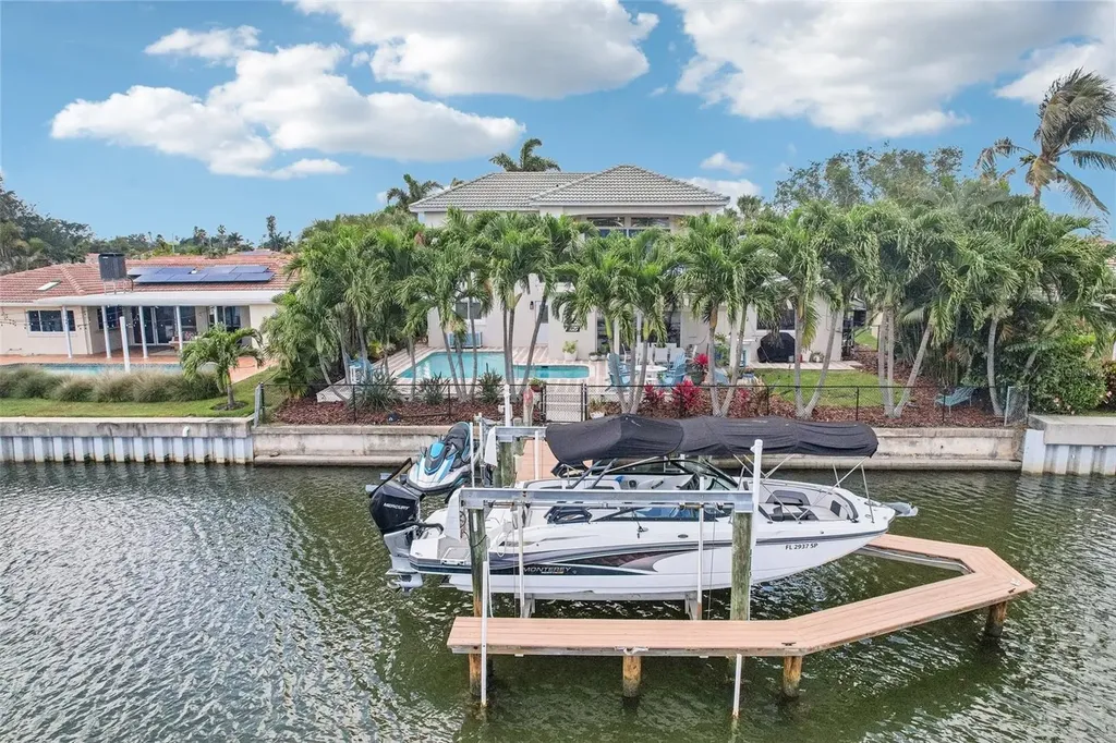 2032 Massachusetts Avenue NE St Petersburg FL 33703
