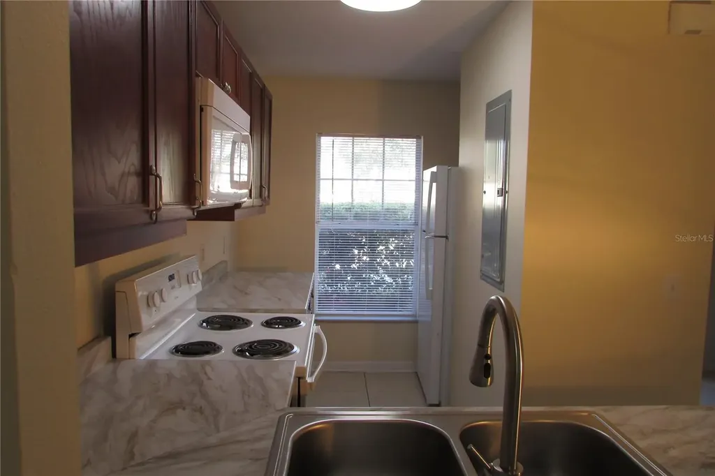 261 Autumn Lane Kissimmee FL 34743
