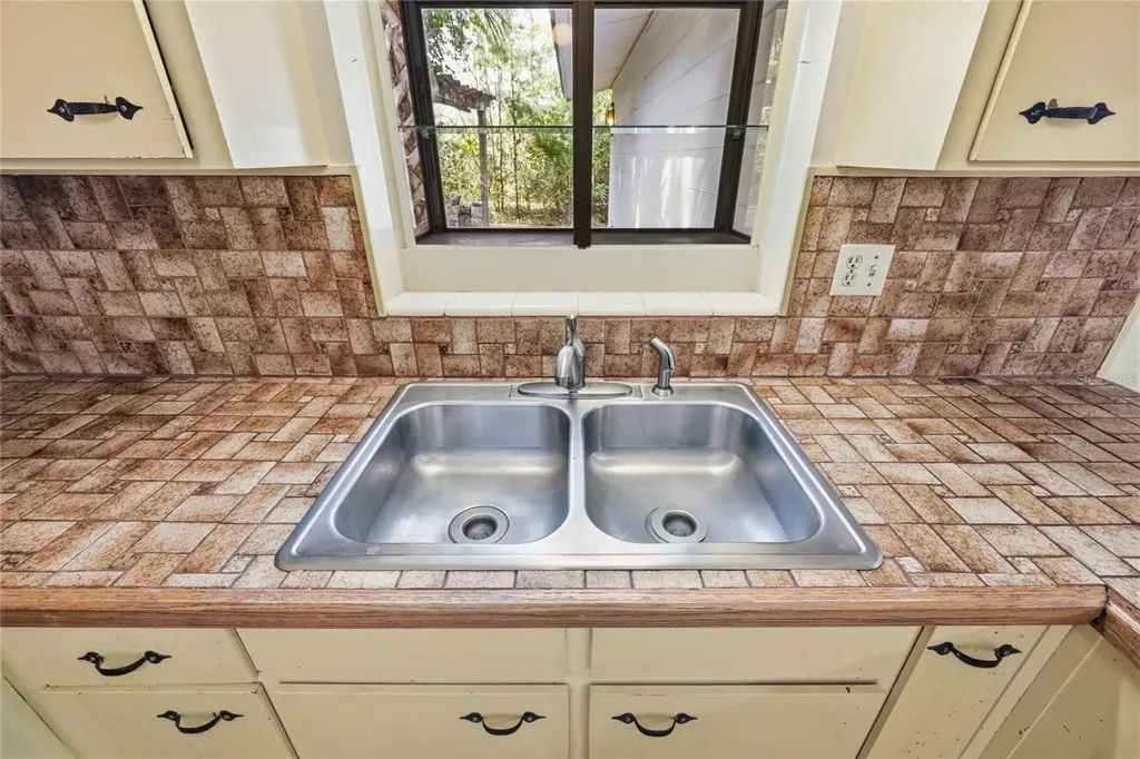 4130 NW 19th Place Gainesville FL 32605
