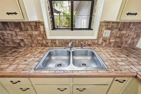 4130 NW 19th Place Gainesville FL 32605