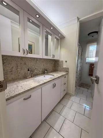 5245 Isla Verde Avenue Carolina PR 00979