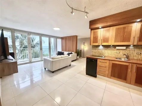 3103 Avenue Isla Verde Carolina PR 00979