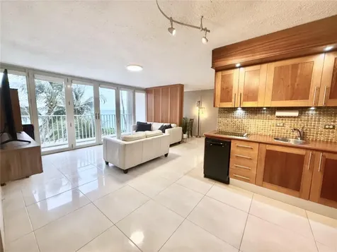 3103 Avenue Isla Verde Carolina PR 00979
