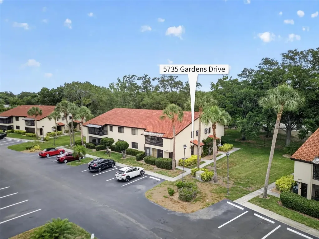 5735 Gardens Drive Sarasota FL 34243