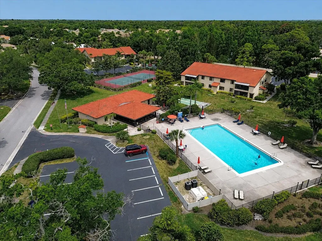 5735 Gardens Drive Sarasota FL 34243