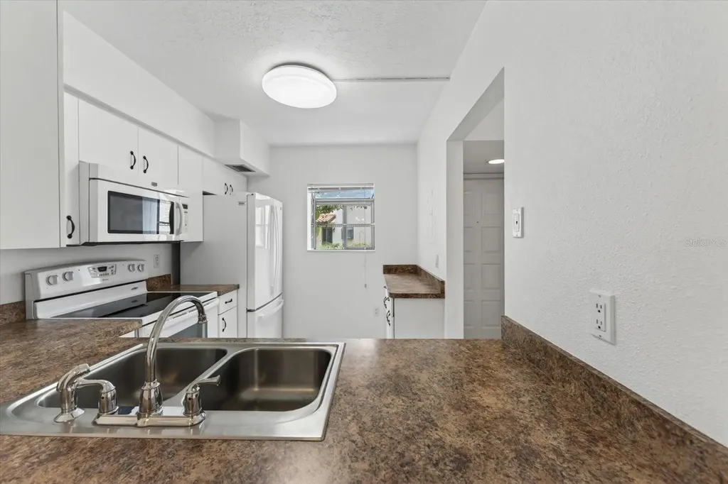 5735 Gardens Drive Sarasota FL 34243