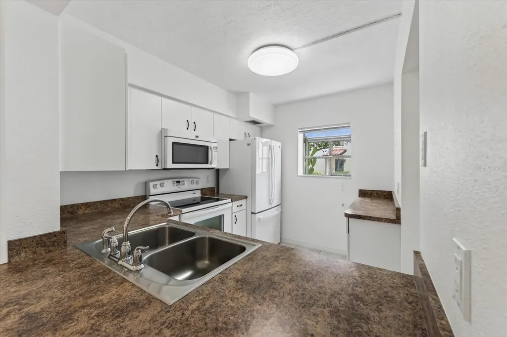 5735 Gardens Drive Sarasota FL 34243