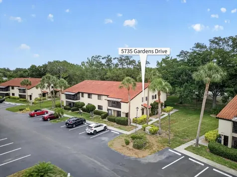 5735 Gardens Drive Sarasota FL 34243