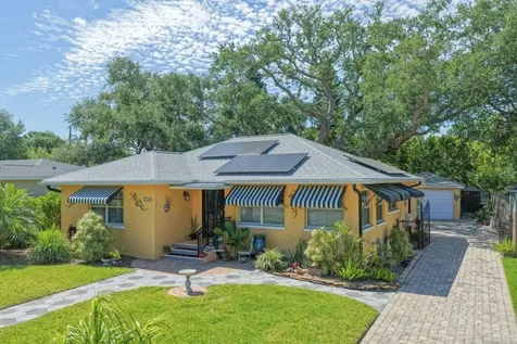 225 Garden Circle S Dunedin FL 34698