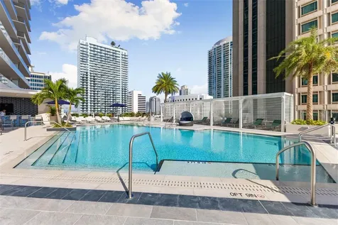 275 1st Avenue S St Petersburg FL 33701