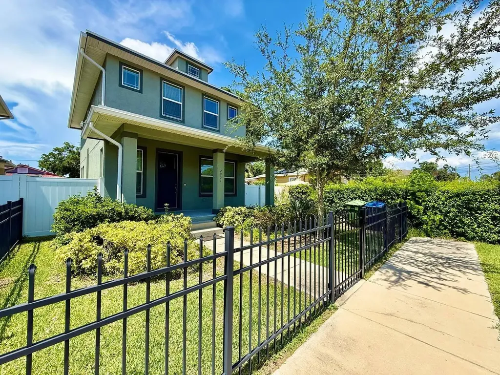 2951 W Cherry Street Tampa FL 33607