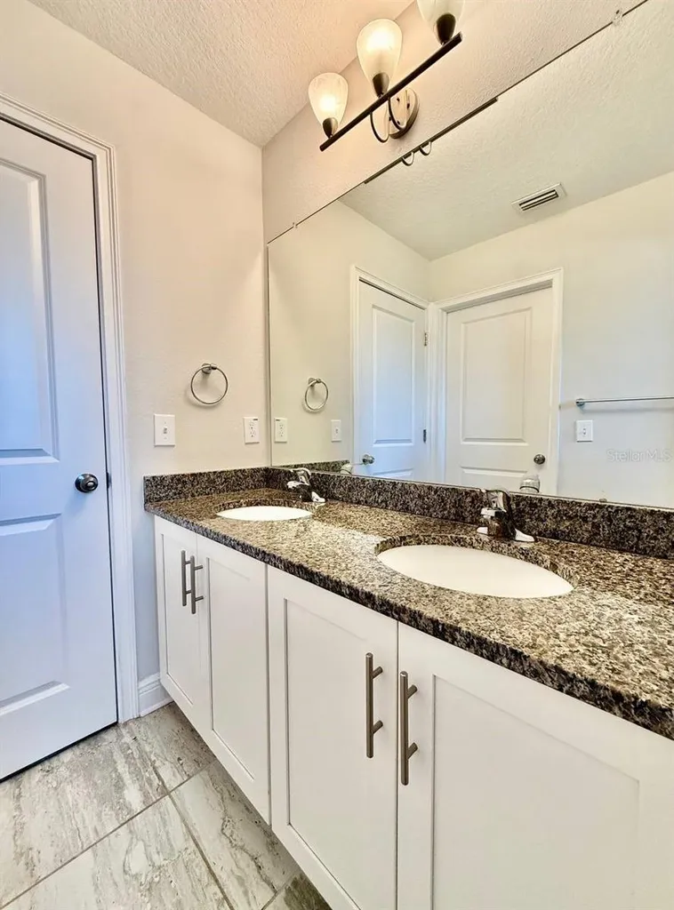 2951 W Cherry Street Tampa FL 33607