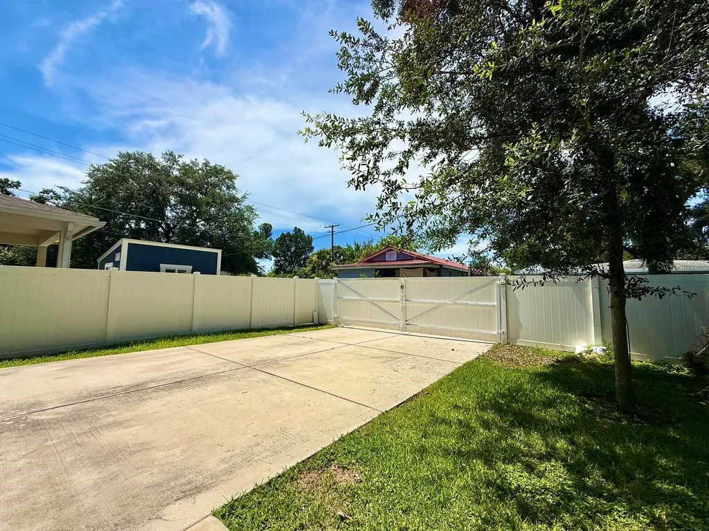 2951 W Cherry Street Tampa FL 33607