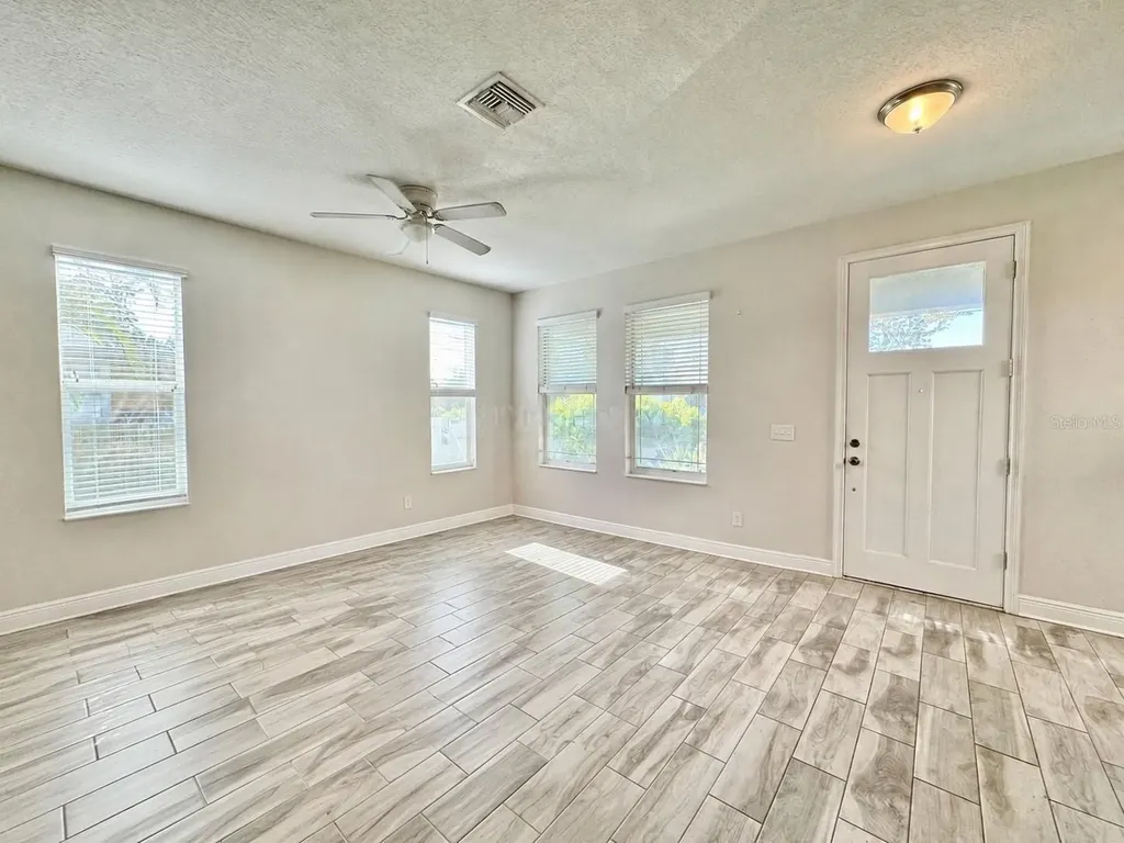 2951 W Cherry Street Tampa FL 33607