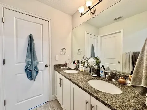 2951 W Cherry Street Tampa FL 33607