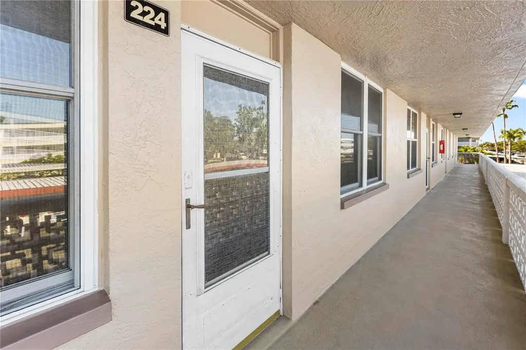 4915 Bay Street NE St Petersburg FL 33703