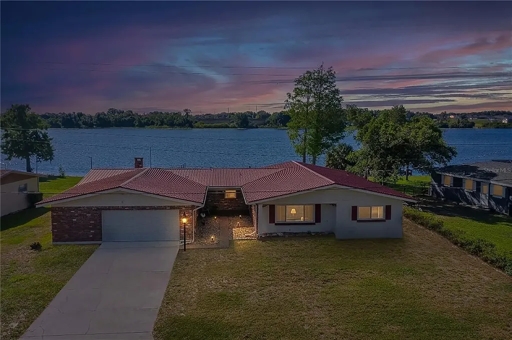 1212 W Lake Buckeye Drive Winter Haven FL 33881