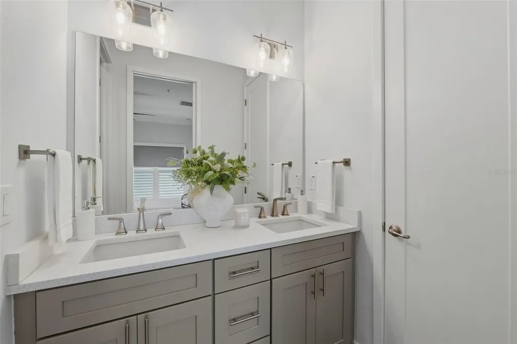 946 Highland Avenue Dunedin FL 34698