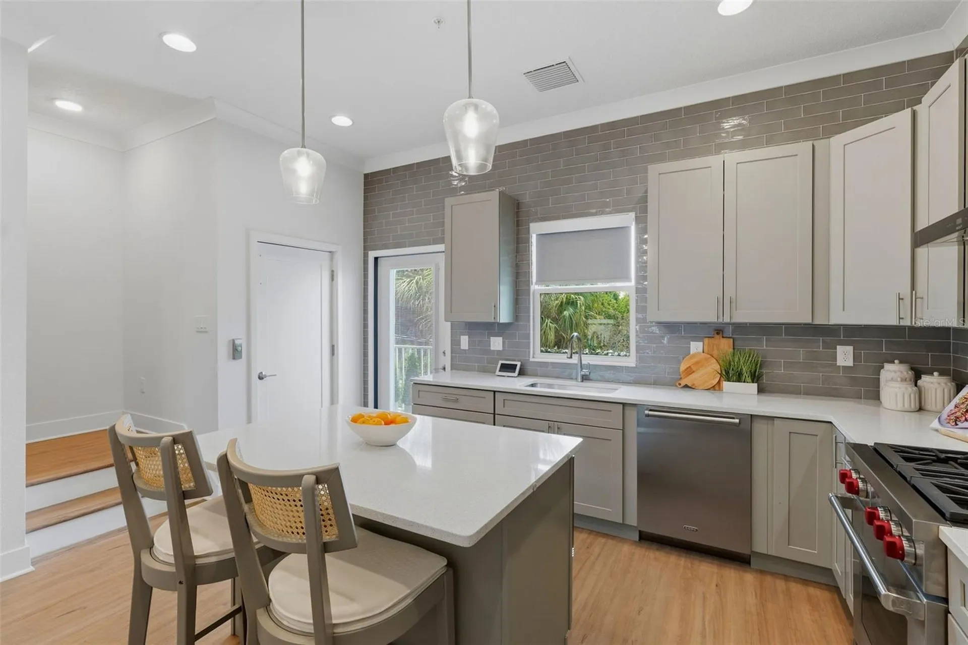 946 Highland Avenue Dunedin FL 34698