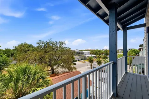 946 Highland Avenue Dunedin FL 34698