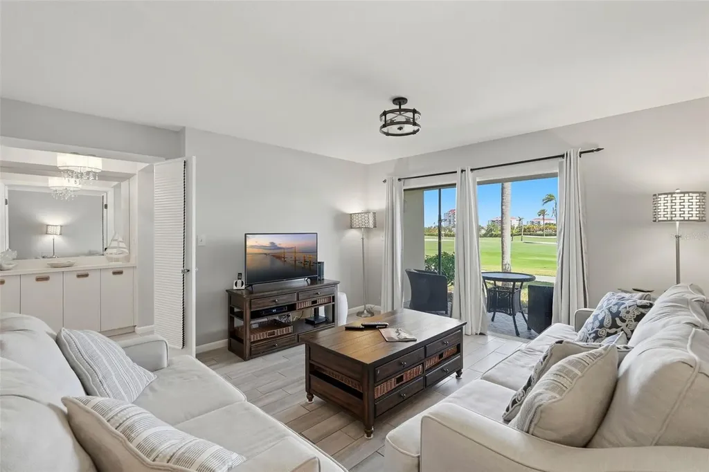 6151 Bahia Del Mar Boulevard St Petersburg FL 33715