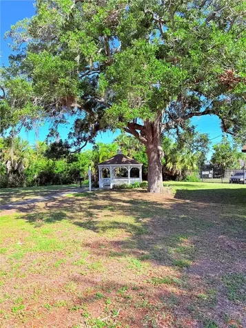 2710 46th Avenue Drive W Bradenton FL 34207