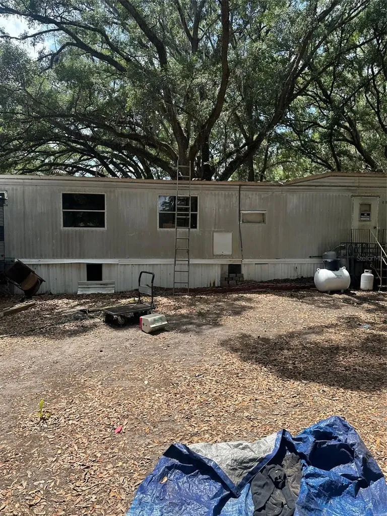 9068 SE 12th Drive Webster FL 33597