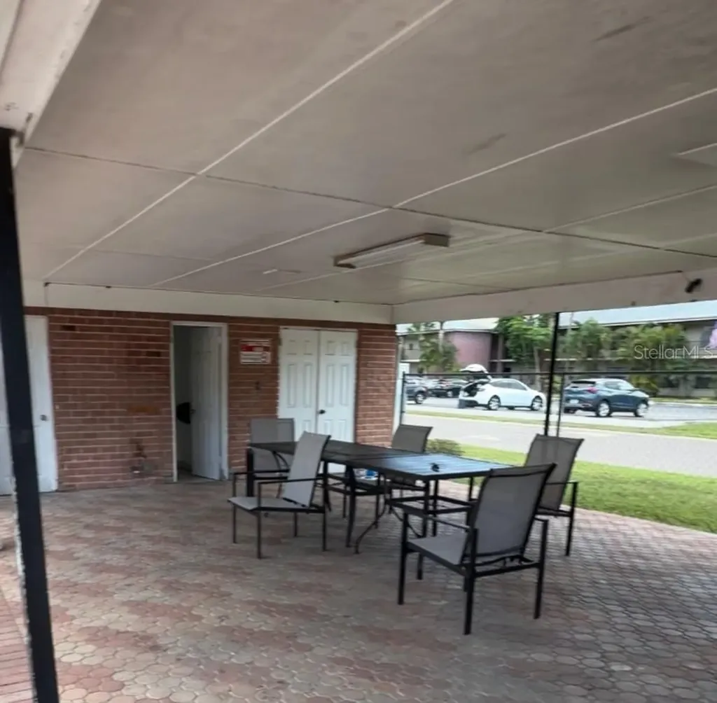 8565 12th Way N St Petersburg FL 33702