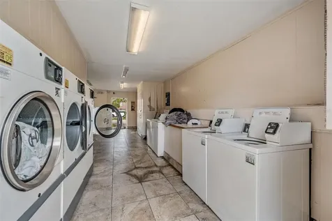 8565 12th Way N St Petersburg FL 33702