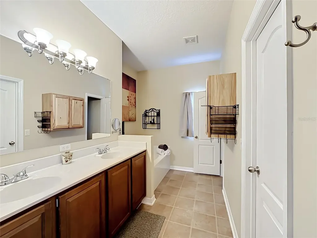1012 SW 242nd Terrace Newberry FL 32669